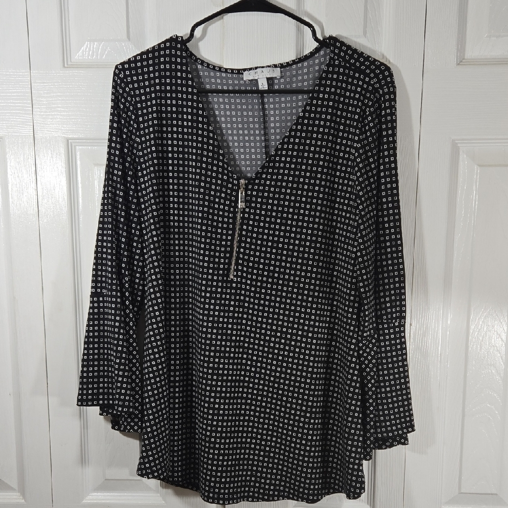 Chaus Women Large Black and White Geometric Blouse With Bell 3/4 Sleeves